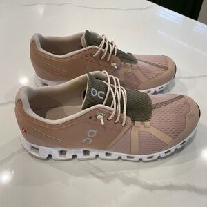 Women’s on cloud 5